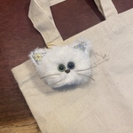 保護猫チャリティキーホルダー【オッドアイシロさん】