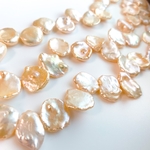 【1粒】花びらパール　厚さ薄め　サーモンピンク　約12-16mm  