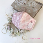 💓ワイド幅　アイボリーレース柄コットン&シャンパンロゼラッセルレースで作った立体マスク　M刺繍コットンモチーフ&モーヴピンクプチリボン  一粒パールビーズ　　ポケットタイプ