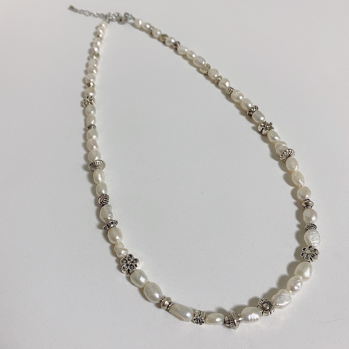 ハンドメイドネックレス/淡水パール×シルバービーズ シルバー925 パールネックレス 天然淡水パールネックレス 不揃い