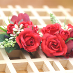 ＊送料無料*赤い薔薇の天然石♡コサージュ♡