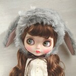 再出品454.※グレーのファーのタレ耳うさぎの帽子※ブライスアウトフィット※