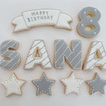 モノトーンが可愛いお誕生日アイシングクッキー