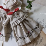 紫木の実刺繍のフリルベストとワンピースのset