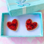 【再販】ビーズ刺繍✨ビジューでキラキラ🤩ハートピアス