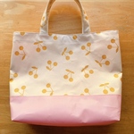 【ｃ様ご予約品】★ラミネートバッグ＊大きなラメチェリーが可愛い☆ナチュラル★