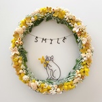 ミモザを摘むのんびり猫の SMILEミモザリース