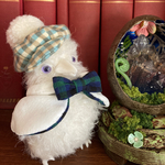 白いカラスのぬいぐるみ、紫