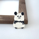 たっぷりパンダの刺繍ブローチ🐼