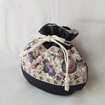 丸○巾着ポーチ✤【アウトレット】ドイツ刺繍リボン紺地花鳥柄