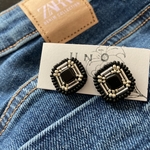 Blackチェコ×silverスクエアピアス・イヤリング