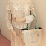 NEW!＊送料無料＊パッチワーク＆刺繍の大きめマチ付きトート