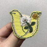 幸せの黄色いとりさんブローチ*ribbonbird〇ミナペルホネン
