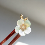 天然石サーペンティンの桃の花のかんざし　木製　檀木　二股