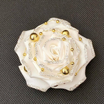 つまみ細工　白薔薇のブローチ　コサージュ