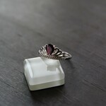 ロードライトガーネット　ペアシェイプ　フレアティアラリング　SILVER925　