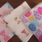 お名前スタンプ押 しておきます♪名前タグ付ガーゼハンカチ3枚セット