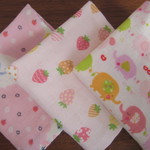お名前スタンプ押 しておきます♪名前タグ付ガーゼハンカチ3枚セット