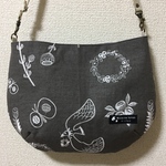 サコッシュ 北欧柄 刺繍 バードガーデン グレー