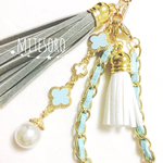 3色レザーのバッグチャーム♡大粒パールのアルハンブラ♡キーホルダー