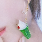 氷が揺れるメロンクリームソーダ★ピアス　イヤリング