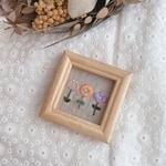 小さい三輪の花❀北欧刺繍のフォトフレーム