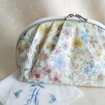リバティ  オシャレ！使いやすい！と評判の 化粧ポーチ(中)