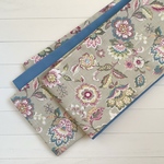 花更紗　半幅帯　淡モスグリーン／ゼニスブルー