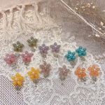 小さなお花のピアス