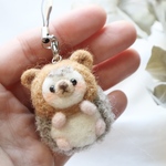 【受注制作】ハリネズミのストラップ (くま帽子) 羊毛フェルト