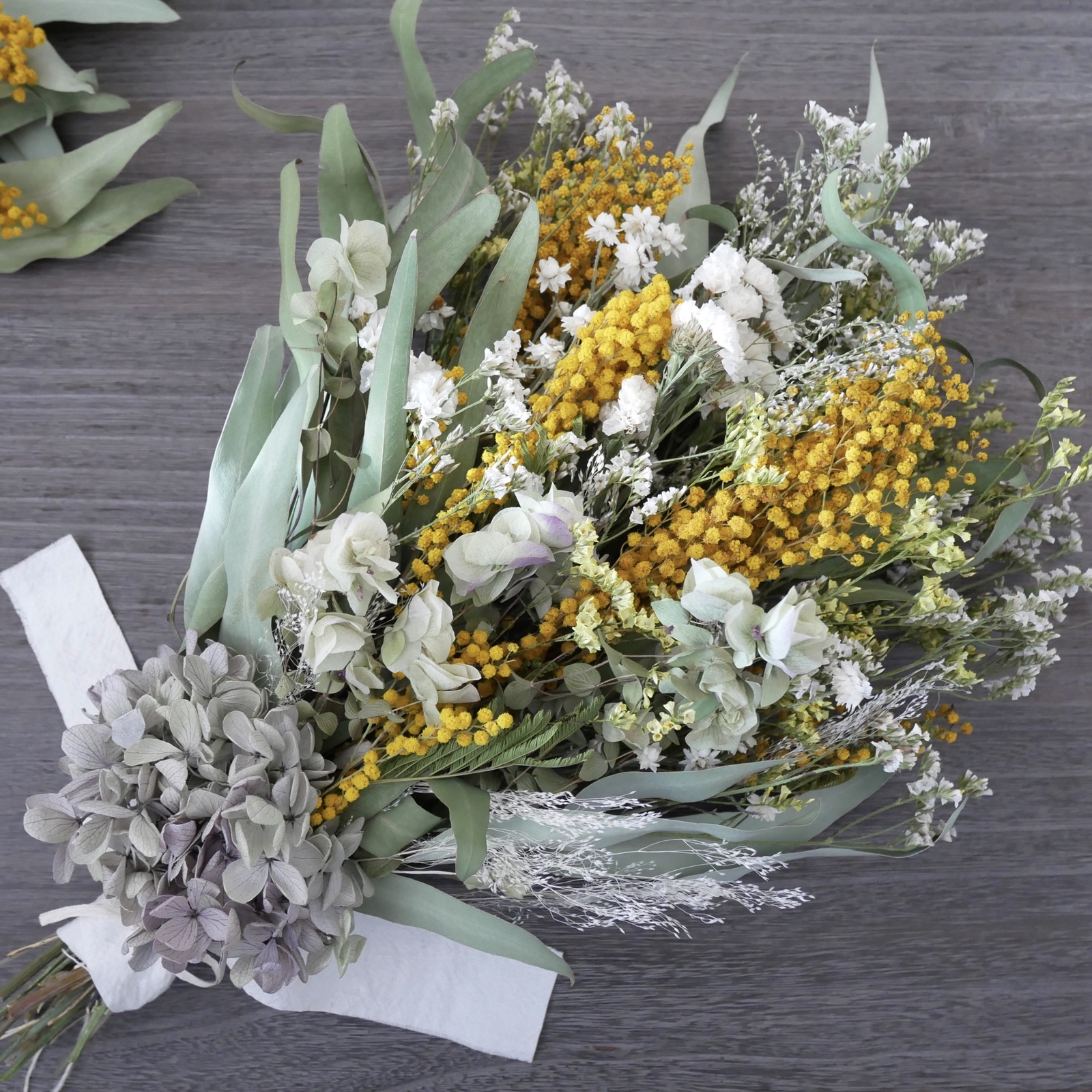 ミモザと北海道ラベンダーのスワッグ ミニサイズ ドライフラワー花束NO