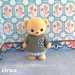 ハニーベアの重ね着風Tシャツ《カーキ＆ストライプ》
