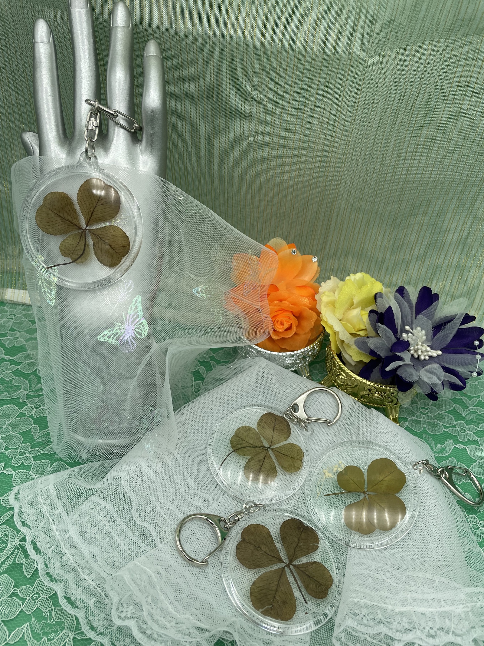 ③幸せの四葉のクローバー キーホルダー - 《桜 癒やし ラッキー
