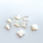 【6粒】シェル　クローバー　花　ホワイト　約10-11.3*2.8mm