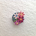リネンと立体刺繍のカラフルフラワーのヘアゴム or ブローチ