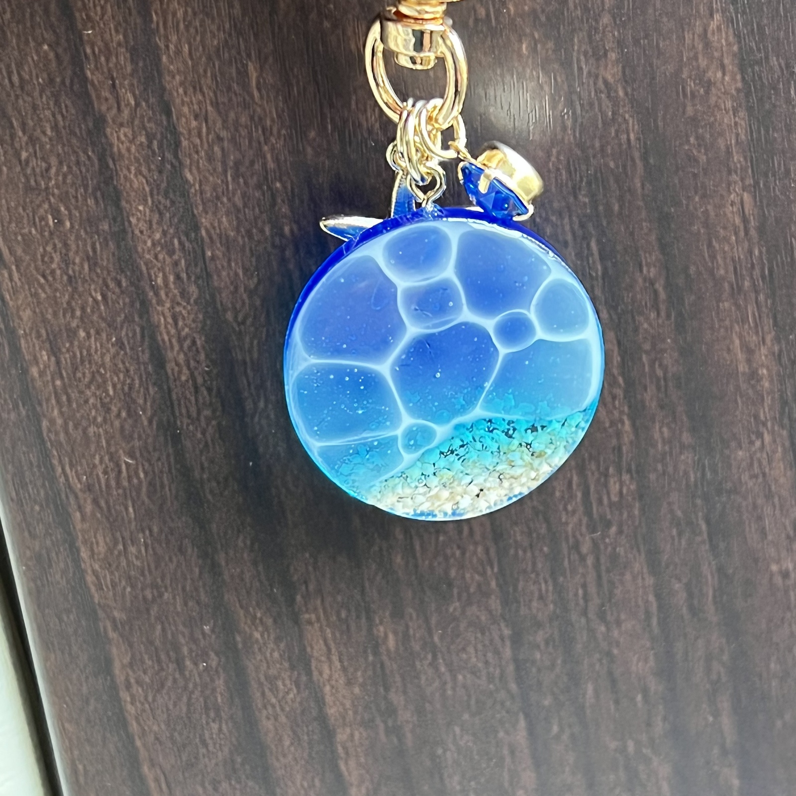 【576】切り取った『海』のチャーム／キーホルダー／レジン 海を切り取ったキーホルダーレジン 海塗り 水面塗り - lindisima