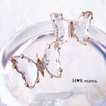 【 再販 】ﾜﾝｺｲﾝ❥❥❥ クリスタル ビジュー 蝶 ✳︎ シンプル スタッドピアス