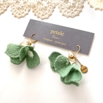 【petale_tissu 】クローバーとパールビーズのアクセサリー