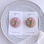 花束刺繍ブローチ　ハンドメイド