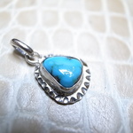 ナチュラルビズビーターコイズペンダント