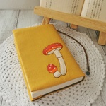 手刺繍のブックカバー/ベニテングタケ