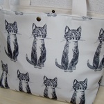 ダブルフェイス深めトート☆おすまし子ねこ☆帆布＆本革タグ