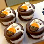 「オランジェットのふんばりクリームショコラパンケーキ」ストラップやフックピアスにも