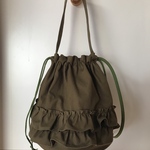 帆布生地　丸底フリル付き巾着バッグ