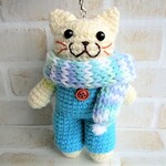 春待ち猫くん②【白猫・水色オーバーオール・ミックスソーダーカラーマフラー】