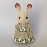 春を待つ刺繍のワンピース