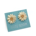  【Classy】花刺繍ピアス