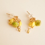 送料無料 春色♪菜の花ピアス チェコ サージカルステンレス ★ノンホールイヤリングまたはフックピアスにも変更可能