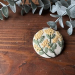 新作　ミモザ刺繍　MILK