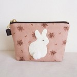うさぎアップリケのピンクの花柄ミニポーチ